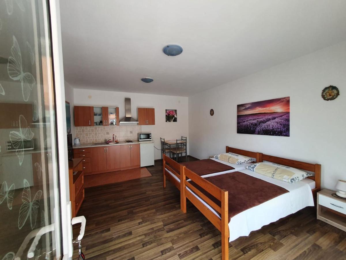 Apartments Topalovic コストレナ エクステリア 写真