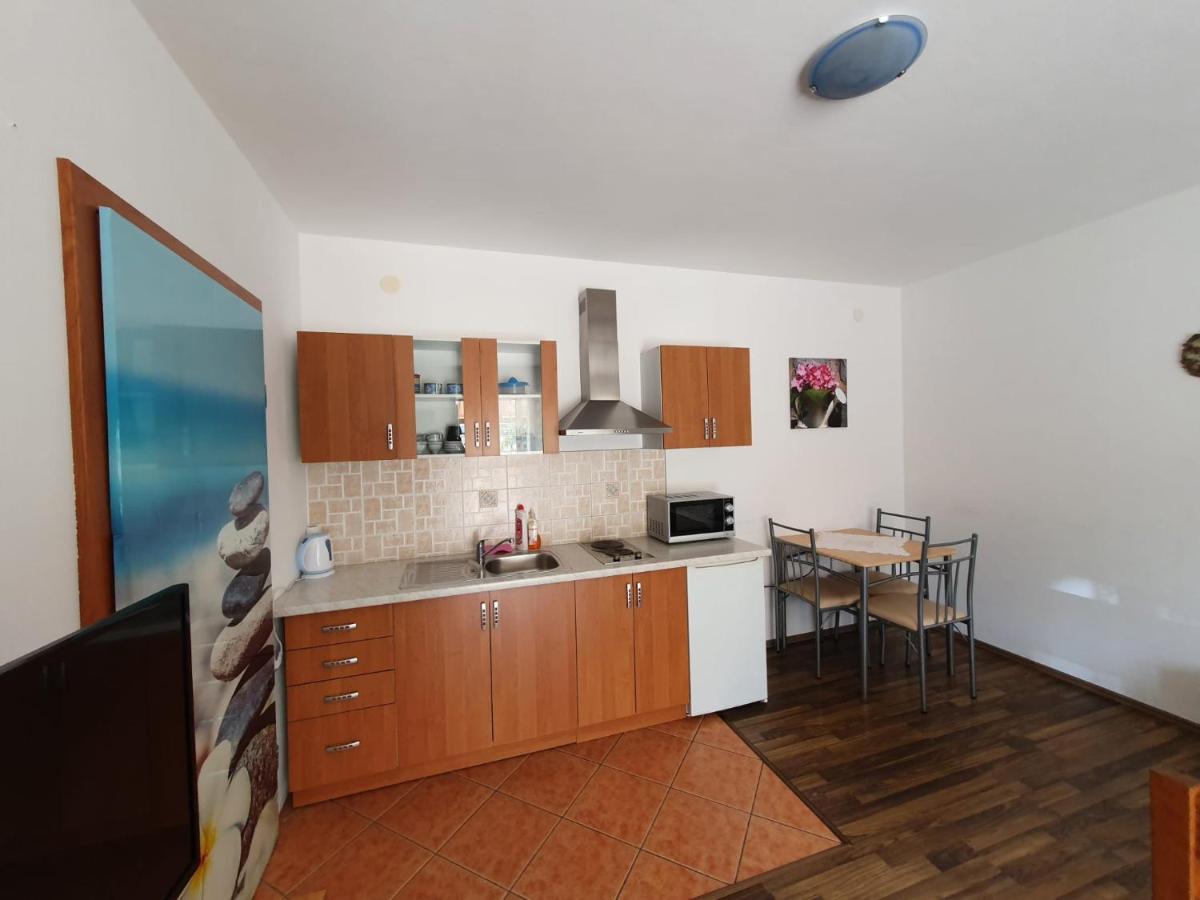 Apartments Topalovic コストレナ エクステリア 写真