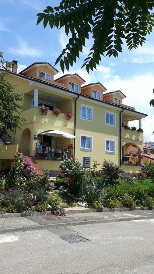Apartments Topalovic コストレナ エクステリア 写真
